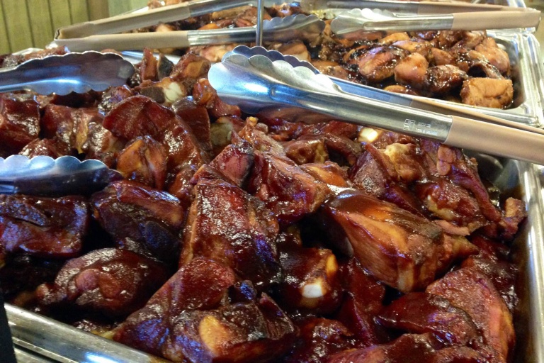 Kualoa Kualoa Ranch Combo Tour Delicious Bbq Lunch Buffet