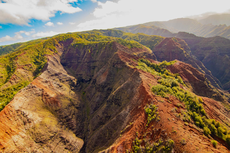 natural-splendor-of-waimea-canyon-kauai-hawaii-768x512