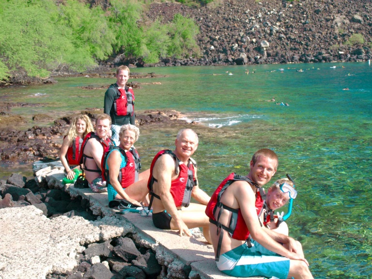 the captain cook monument is a must see for anyone visiting the big island big island kayak