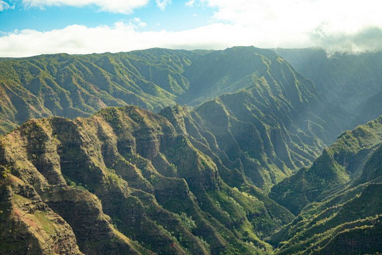 waimea-canyon-state-park-the-most-beautiful-places-on-earth-kauai-768x512