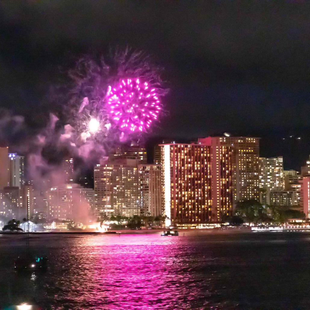 Byob Friday Fireworks Cruise Star Of Honolulu Fireworks Boat Oahu