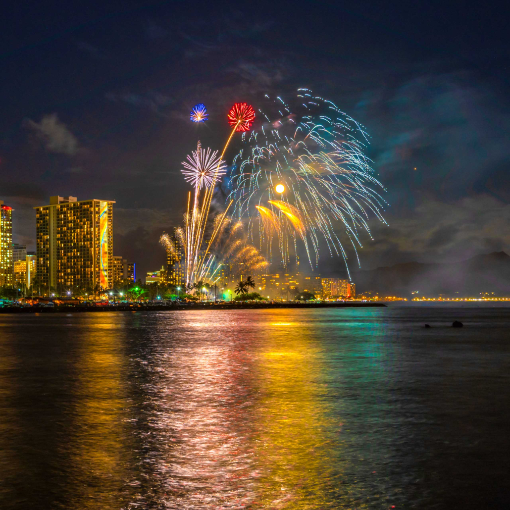 Byob Friday Fireworks Cruise Waikiki Evening Fireworks