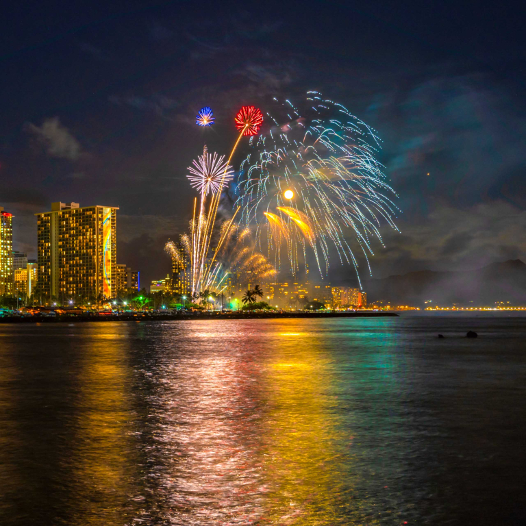 Byob Friday Fireworks Cruise Waikiki Evening Fireworks