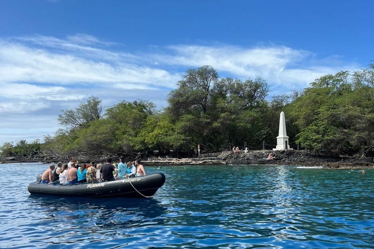 Captain Zodilac Beat The Crowd Kona Snorkeling Tour Feature Hawaian Wildlife Captain