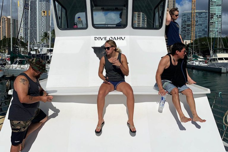 Diveoahu Byob Friday Fireworks Cruise Visitors On Board