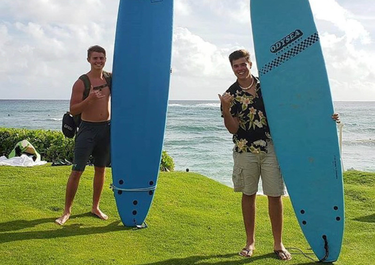 Kauaisurfschool Group Surf Lesson For Beginners Friends Slide