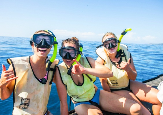 Kauaizodilactours Kauai South Island Boat Snorkel Tour Slider Friend