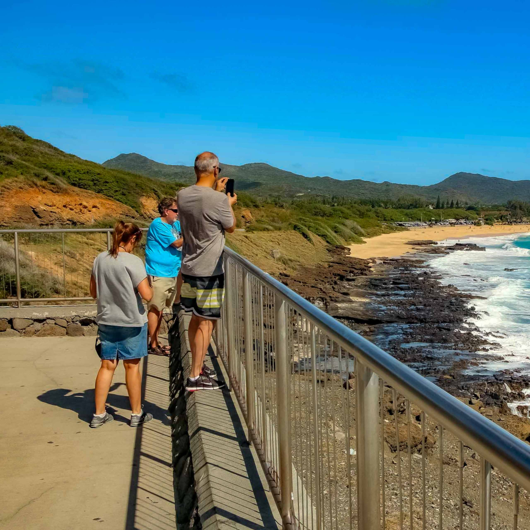 Last Day Oahu Tour Overlook Of Sandy Beach Visitors At Blowhole Oahu