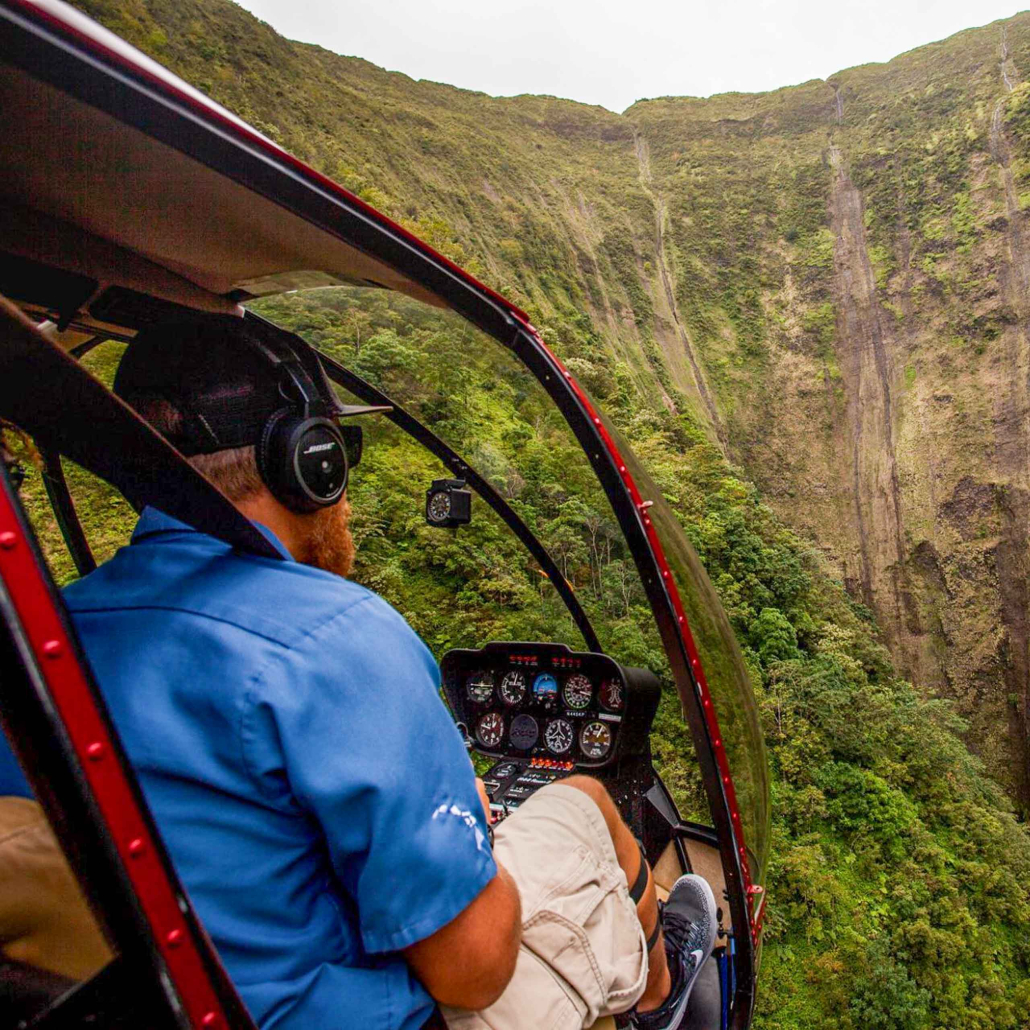Maunaloahelitours Kauai Pro Photography Flight Man With Blue Shirt
