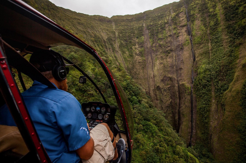 come and experience the kona coast from the air with us maunaloa helicopter tours