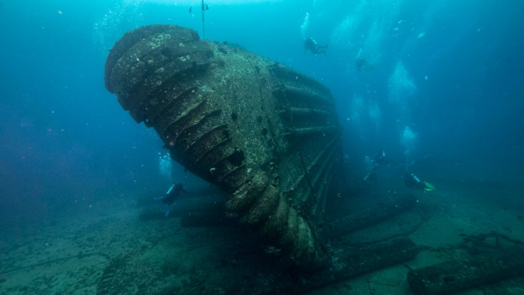 dive deep into hawaiis famous wrecks oahu island dive oahu wreck and reef tour