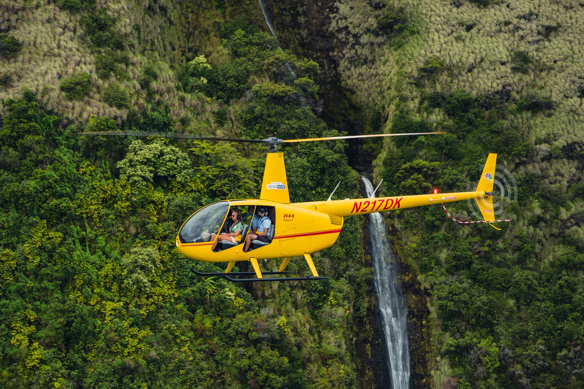 magical waterfall tour explore the big island from above maunaloa helicopter tours