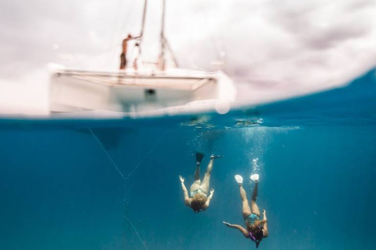 Manacruises Holoholo Morning Snorkel Feature Morning Snorkel Couple