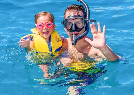Manacruises Holoholo Morning Snorkel Slider Dad Child