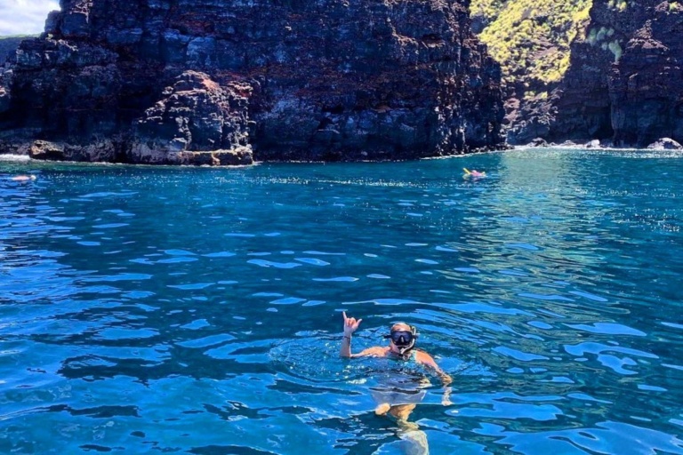Sea Quest Hawaii Captain Cook Exclusive Feature Kealakekua Girl Say Hi