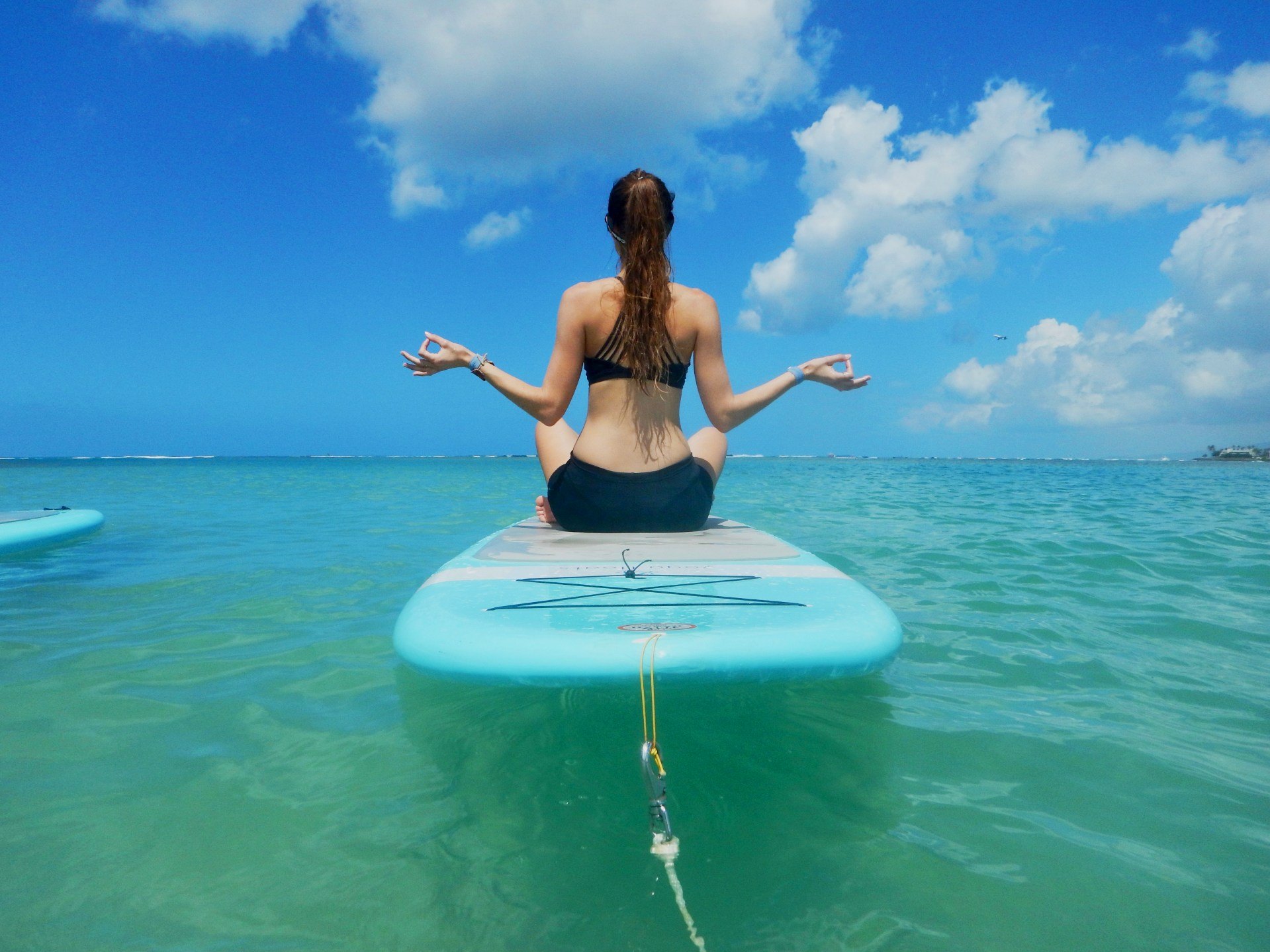 yoga floats waikiki sup lesson oahu floating meditation