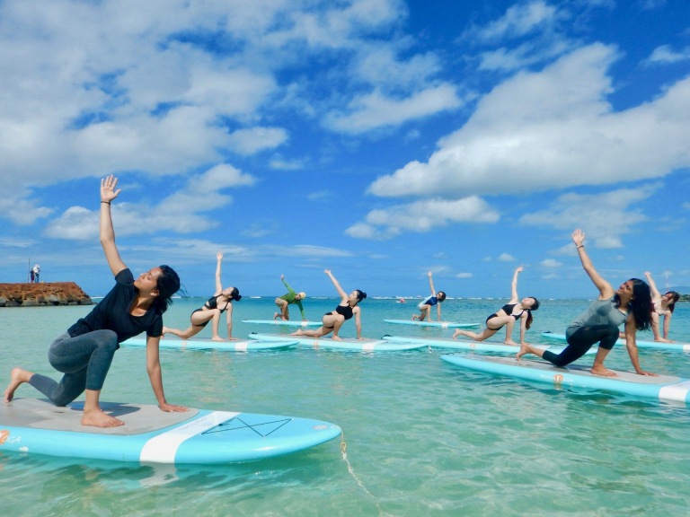 yoga floats waikiki sup lesson oahu yoga floats magic island