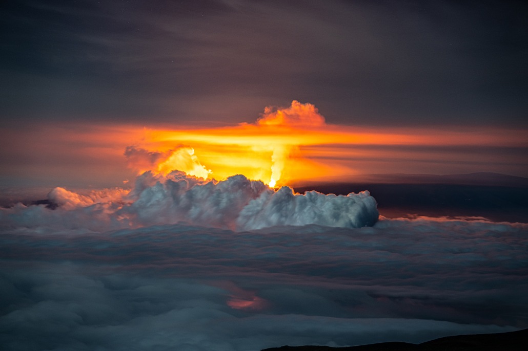 gorgeous pic of mauna loas spectacular show at night big island hawaii