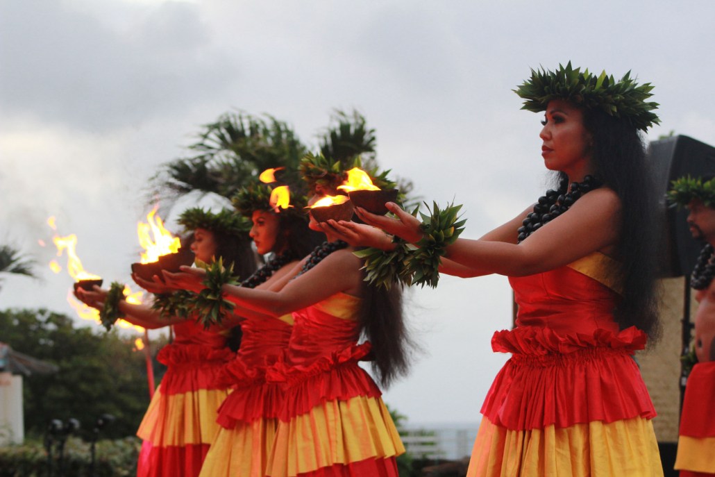aloha kai luau women fire bowls
