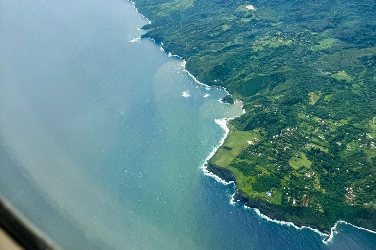 Feature Flight From Kahului Around Maui North Shore