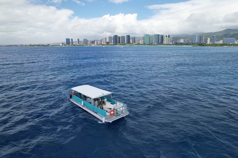 Honolulusnorkelco Honolulu Whale Watching Tour Feature The Vessel 