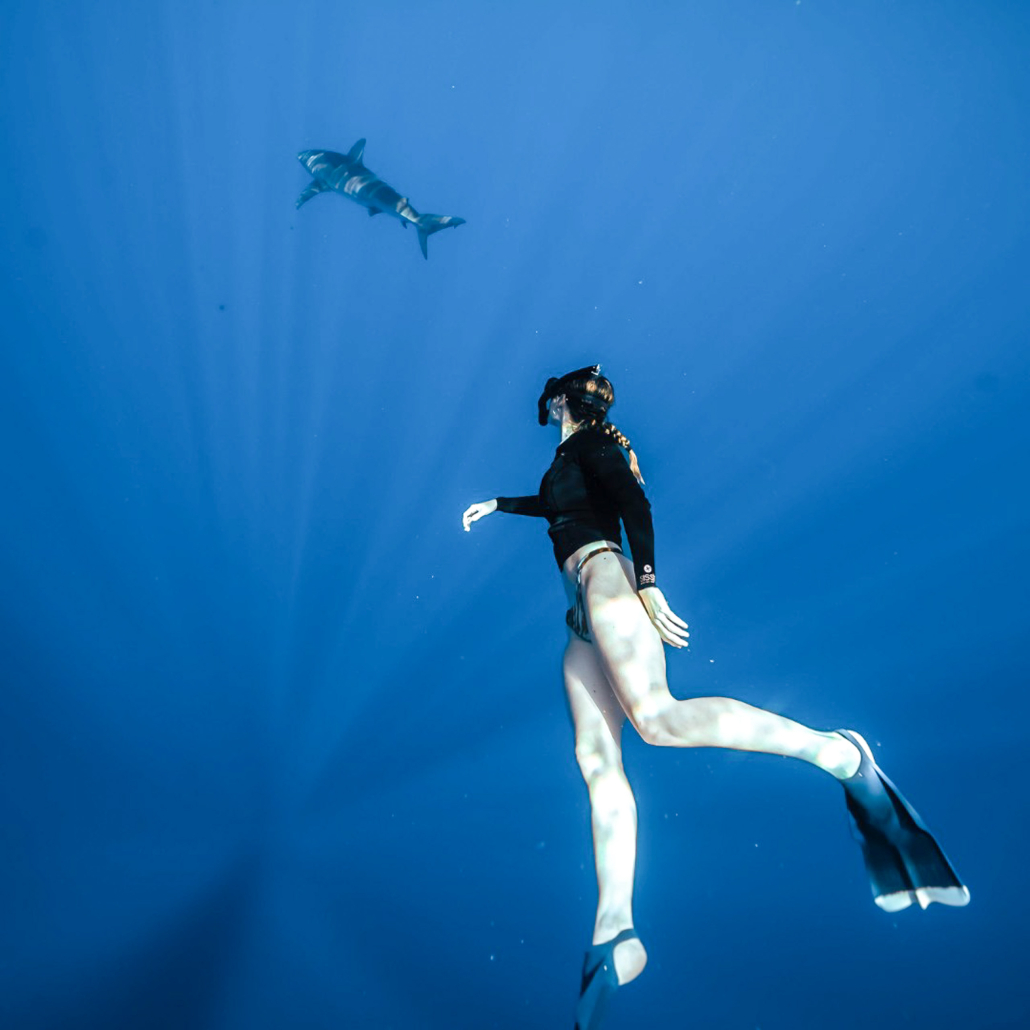 Honolulusnorkelcompany Honolulu Snorkel Tour Girl Snorkeling Alone