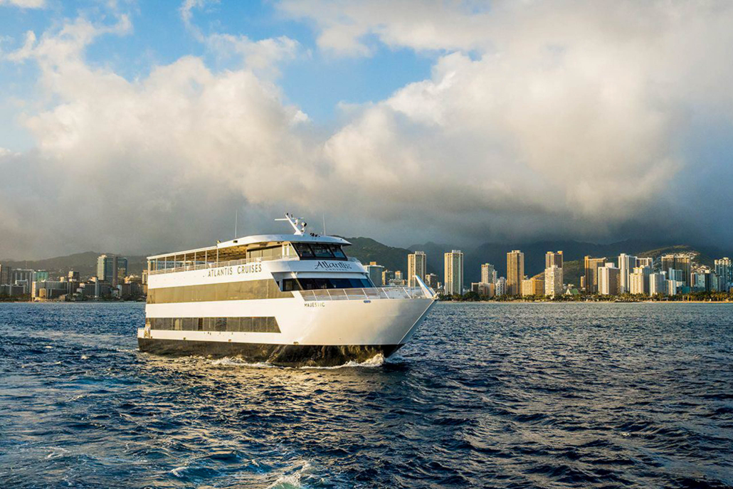 Majestic Whales On A Luxury Cruis Oahu Atlantis Adventures 