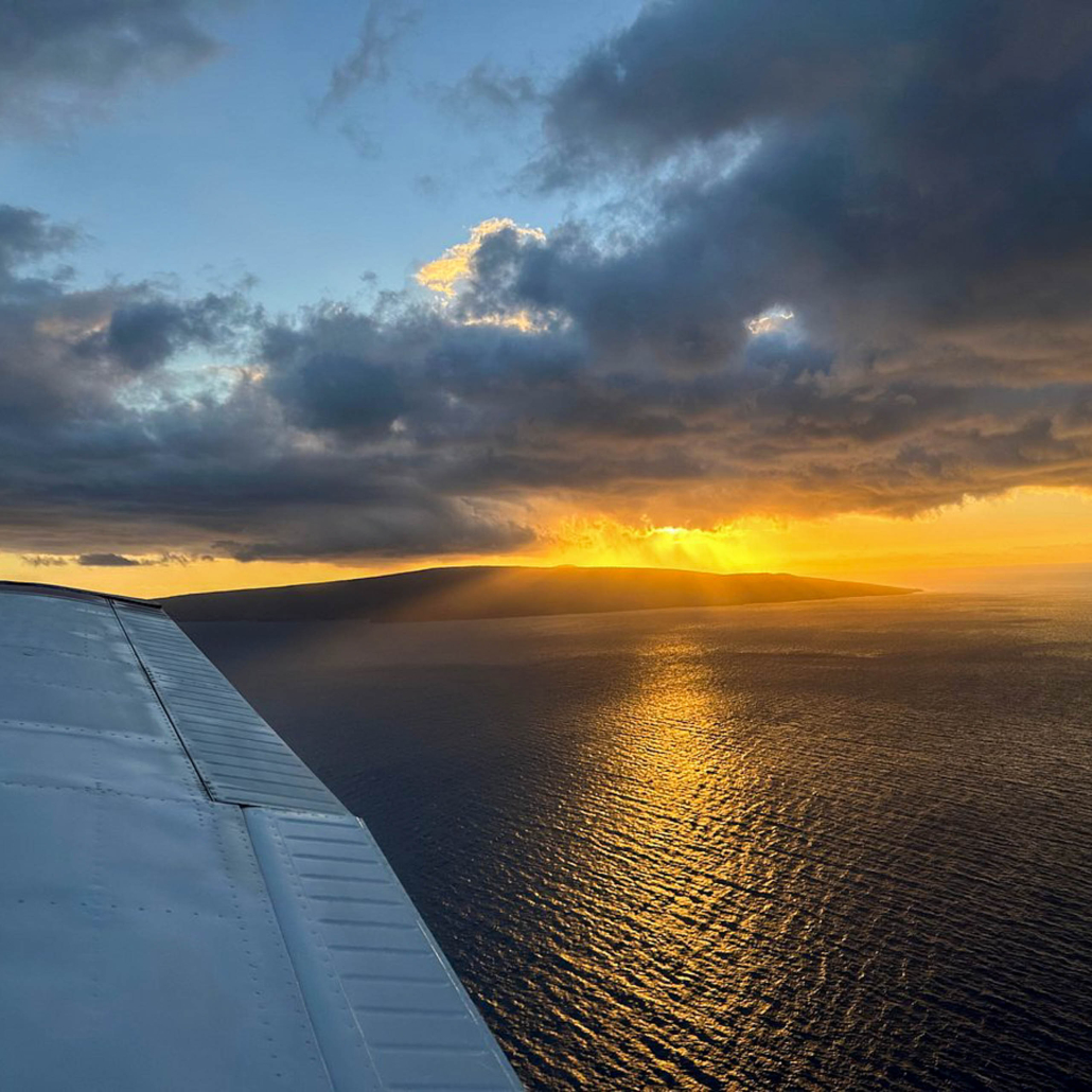Mauiplanerides Maui Sunset Romance And Champagne Air Tour Maui Plane Rides