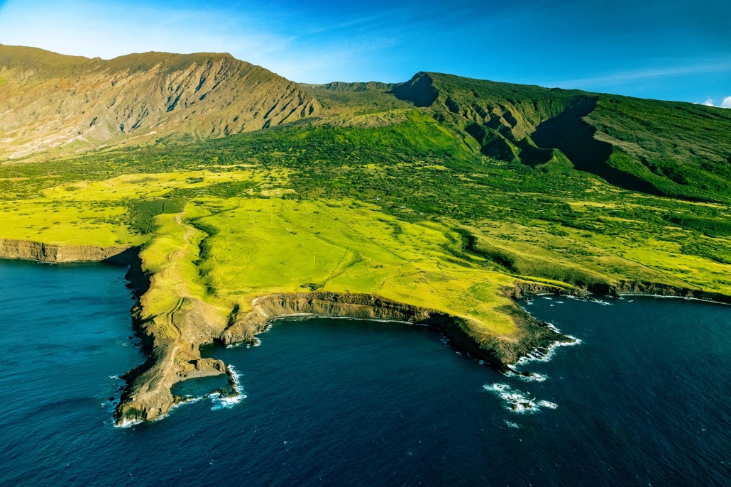 spectacular views awe inspiring vistas and magical moments await you on a west maui and molokai helicopter tour