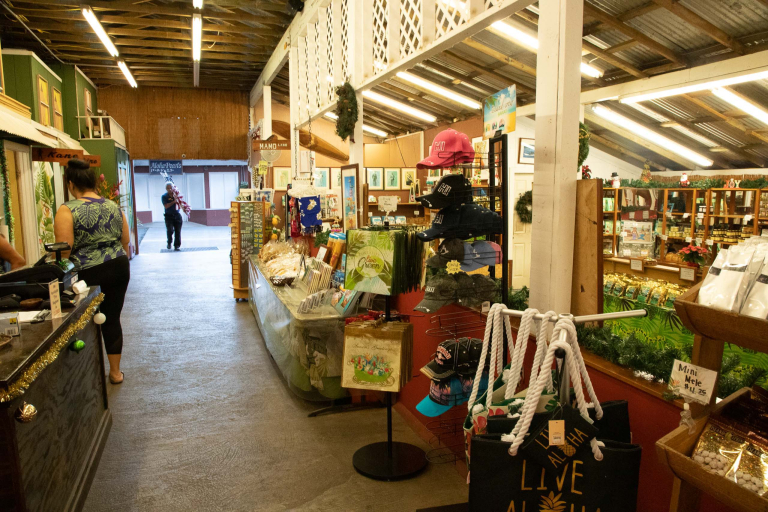 Macadamia Nut Farm Oahu Shop Toura