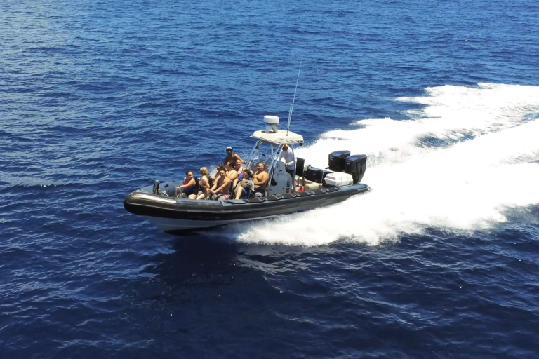 Theadventureboat Speeding Close