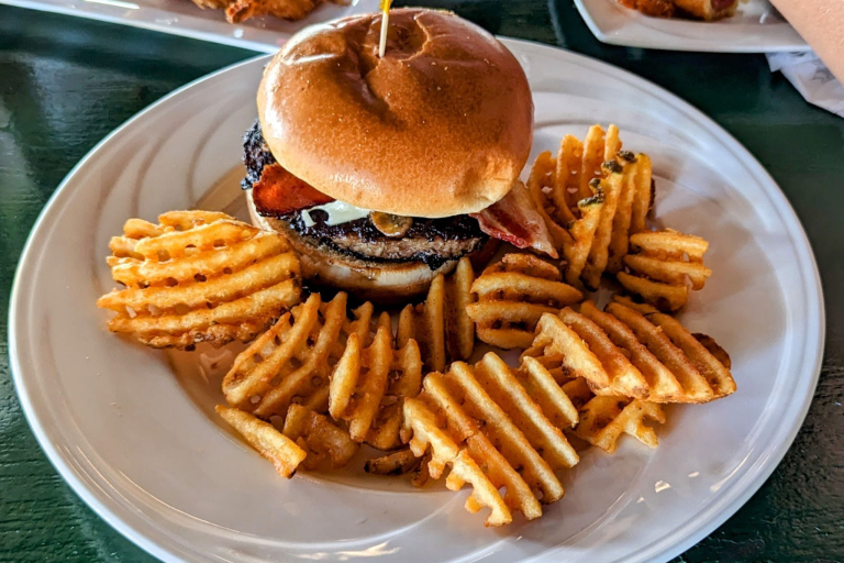gilligansmaui-kihei-polynesian-luau-at-gilligans-incredible-food-hamburger Gilligansmaui Kihei Polynesian Luau At Gilligans Incredible Food Hamburger