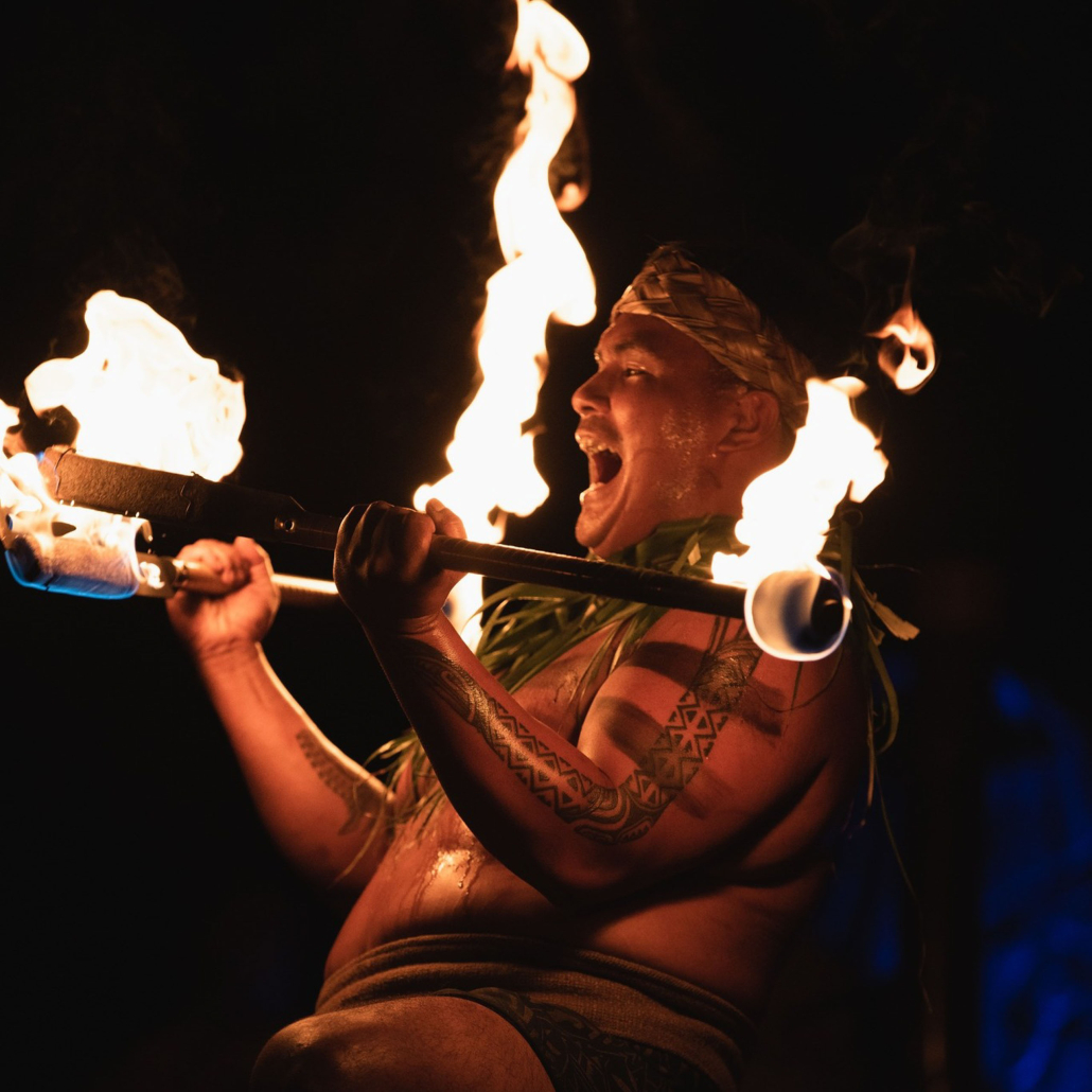 Maunalaniluau Hale Hoaloha Luau At Mauna Lani Fire Dancer 