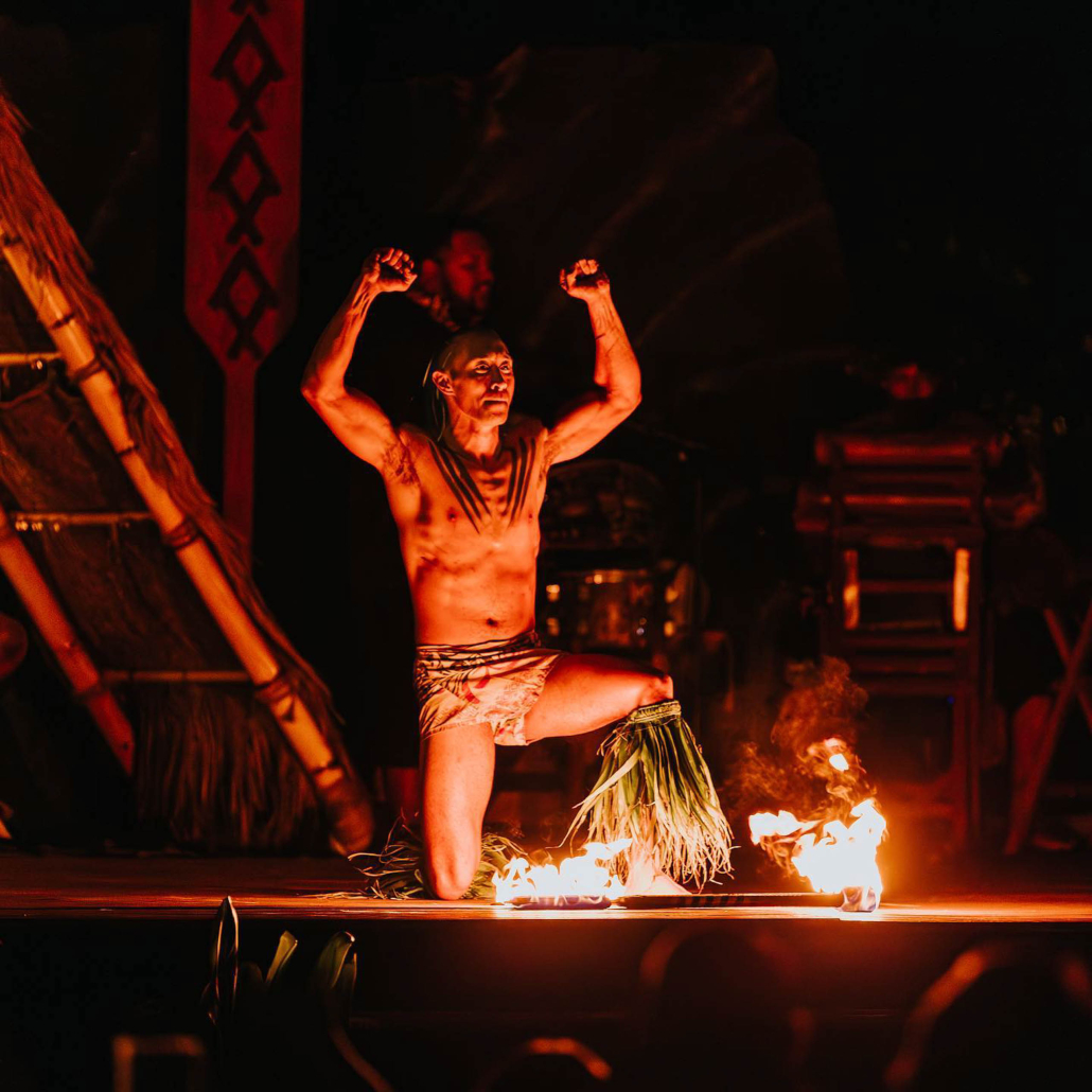 Maunalaniluau Hale Hoaloha Luau At Mauna Lani Man Fire Dancer 