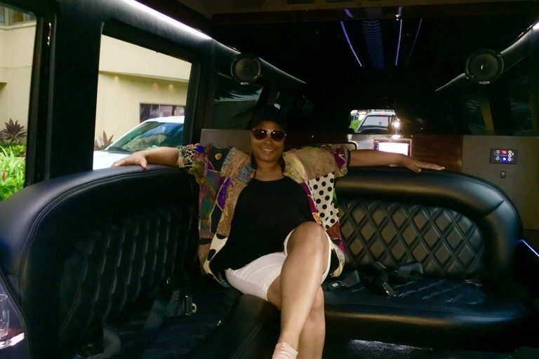 Speedishuttle Private Oahu Transportation Custom Tailored Guest Relaxing