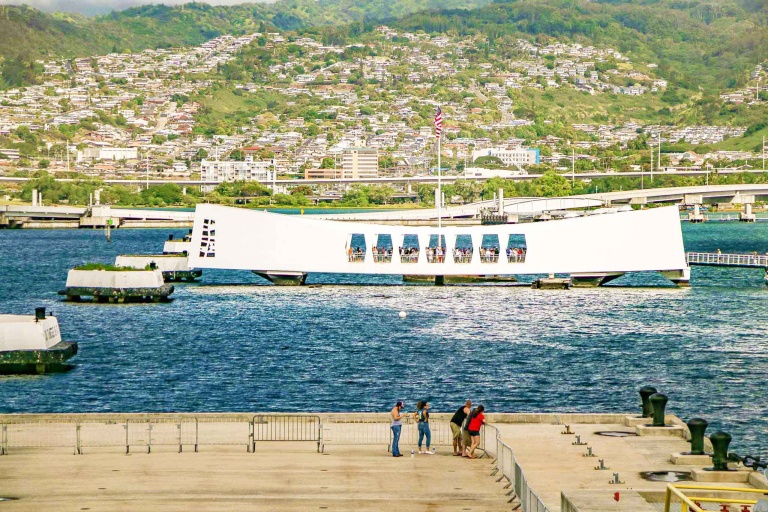 Uss Arizona Memorial Battleship Row Oahu Hawaii 