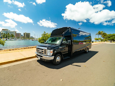 Hawaii Tours Kauai Airport Shuttle Team And Vehicles
