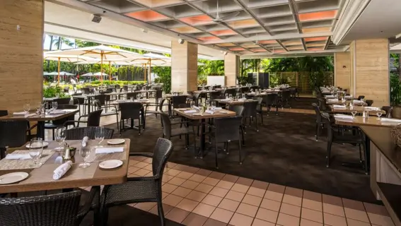 Marriott Sheraton Princess Kaiulani Splash Bar Lounge Bistro