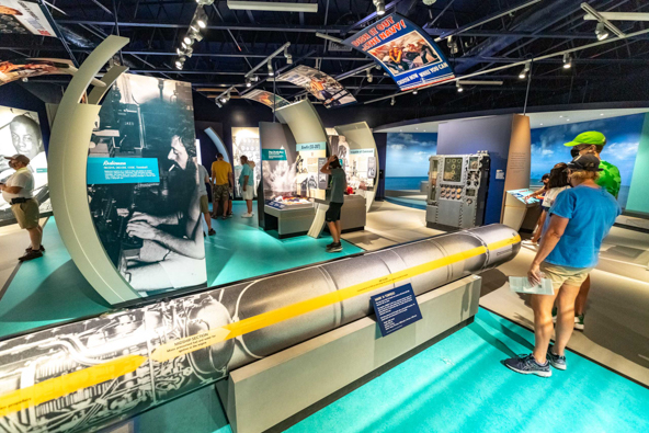 free-or-cheap-pacific-fleet -submarine-museum-torpedo-and-visitors-pearl-harbor-oahu Free Or Cheap Pacific Fleet Submarine Museum Torpedo And Visitors Pearl Harbor Oahu