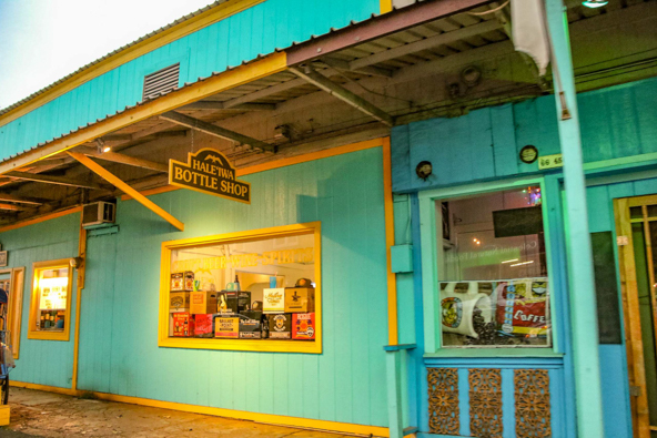 free-or-cheap-shopping-highlights-of-oahu-circle Island-haleiwa-bottle-shop Free Or Cheap Shopping Highlights Of Oahu Circle Island Haleiwa Bottle Shop