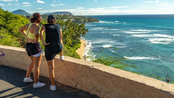 Oahu Diamond Head Overlook Visitors Honolulu