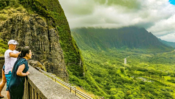 Oahu Nuuanu Valley Lookout Visitors Oahu Hawaii