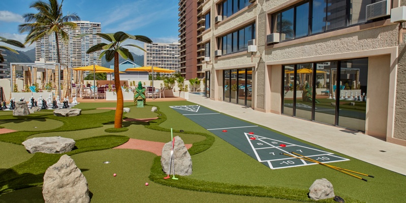 Holiday Inn Express Waikiki Mini Golf
