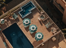 Outrigger Waikiki Beachcomber Hotel Pool Mini