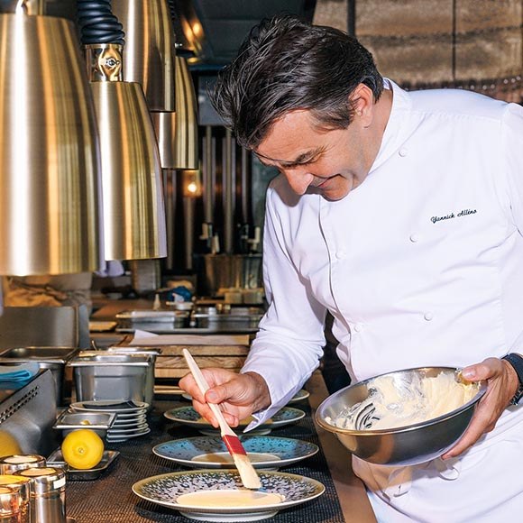 Fourseasons Duo Steak And Seafood Feature Delivery Chef