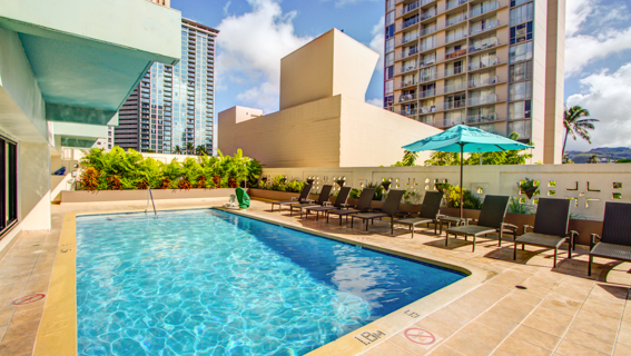 Hilton Double Tree By Hilton Alana Waikiki Beach Feature Pool