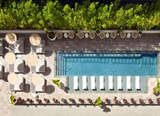Laylowwaikiki Thelaylow Autograph Collection Mini Pool