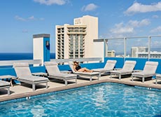 Pacificmonarch Aqua Pacific Monarch Hotel Mini Pool