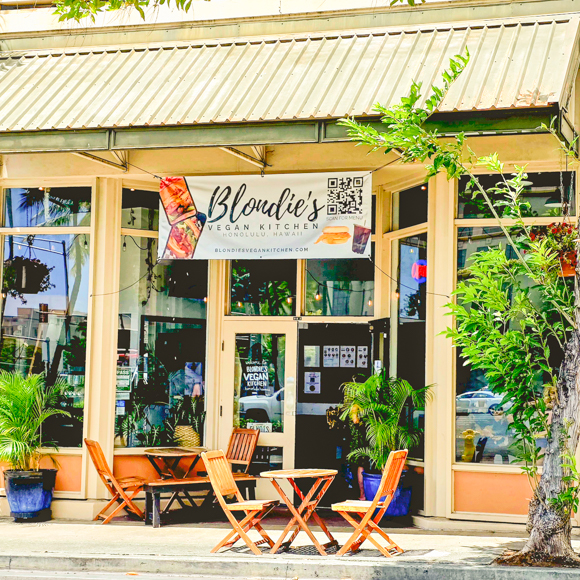 Blondiesvegankitchenfoodtruckhawaii Blondie Plant Based Food Truck Feature Business