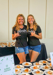 Blondiesvegankitchenfoodtruckhawaii Blondie Plant Based Food Truck Mini Delivery Staff